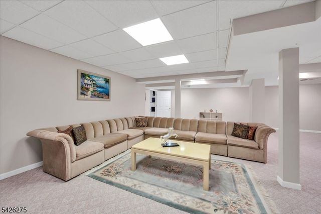 25 Solomon Dr, Bridgewater Twp., NJ 08807