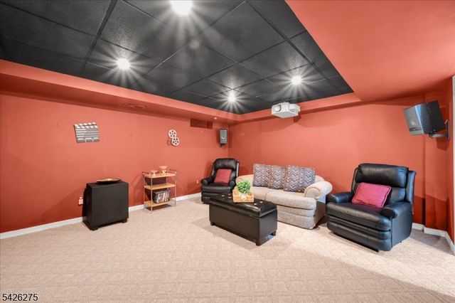 25 Solomon Dr, Bridgewater Twp., NJ 08807