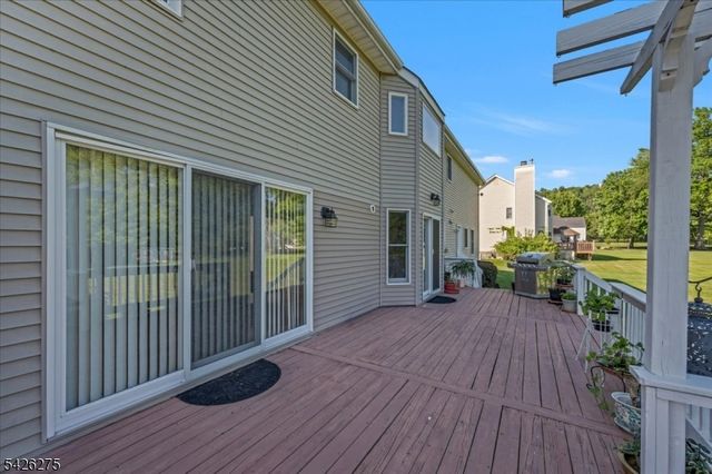 25 Solomon Dr, Bridgewater Twp., NJ 08807