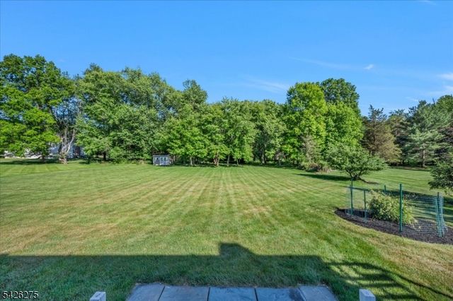 25 Solomon Dr, Bridgewater Twp., NJ 08807