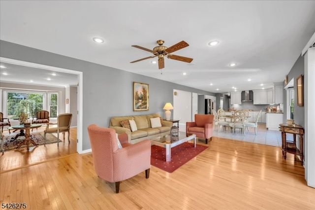 25 Solomon Dr, Bridgewater Twp., NJ 08807