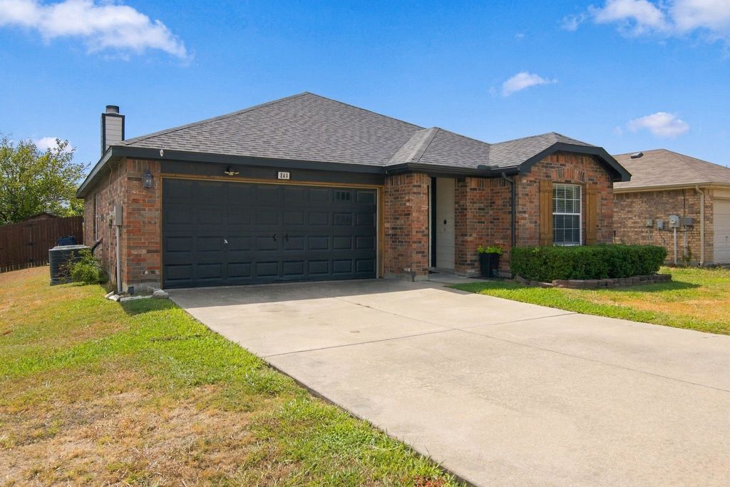 849 Canyon Cove Drive, Burleson, TX 76028 — exterior