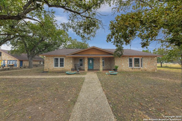 3136 Bolton, Marion, TX 78124