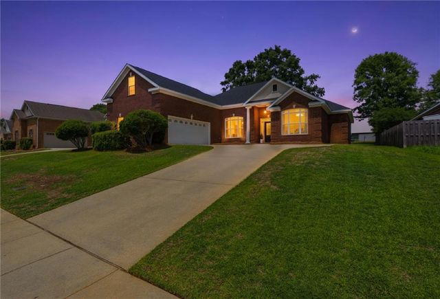 9290 Pecan Grove Drive, Mobile, AL 36695