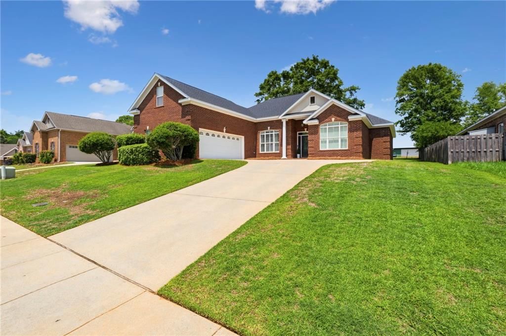9290 Pecan Grove Drive, Mobile, AL 36695