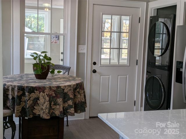 933 W Warren Street W W, Shelby, NC 28150