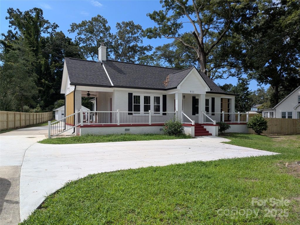 933 W Warren Street W W, Shelby, NC 28150