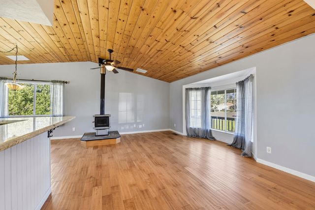 1946 Blue Bell Ct, Cool, CA 95614