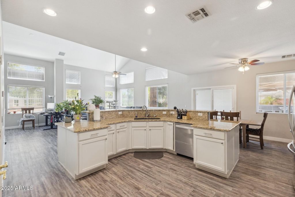 property-img