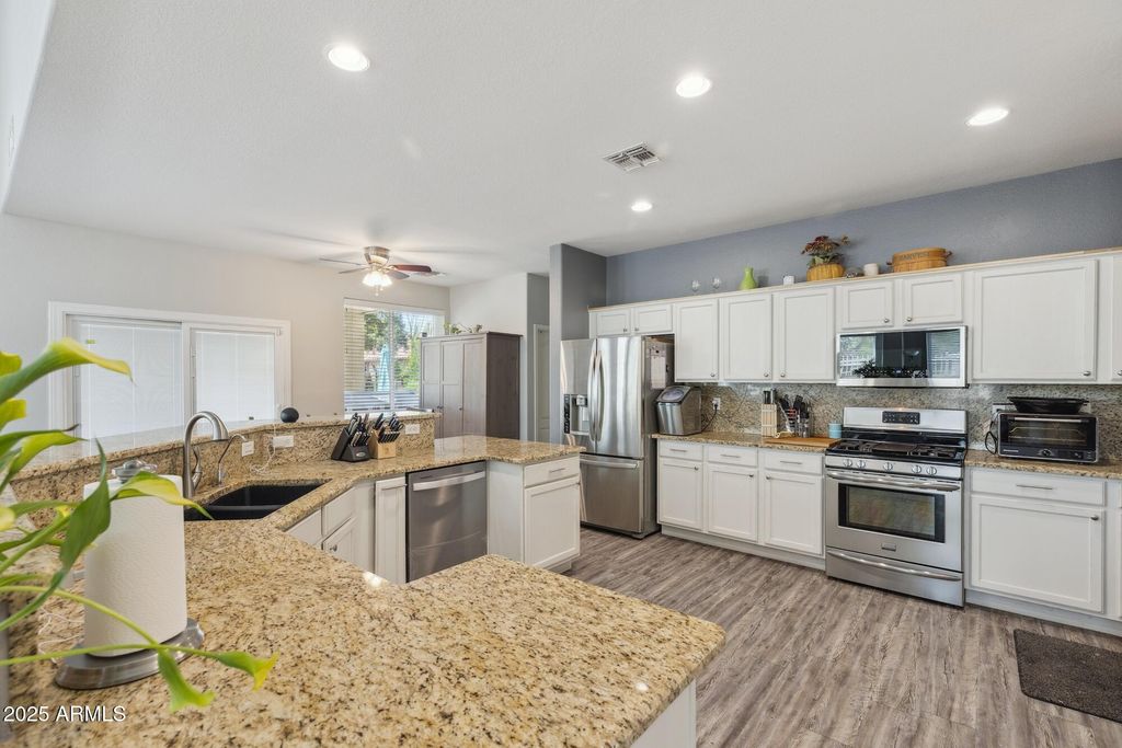 property-img