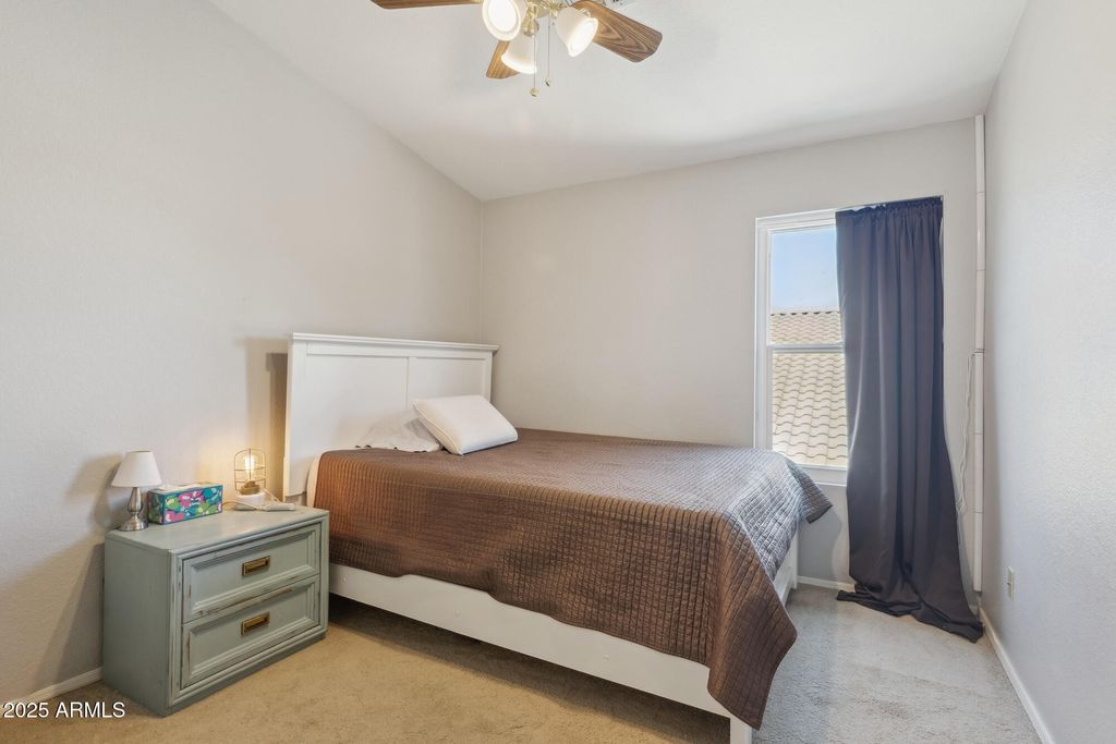 property-img