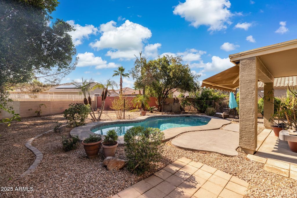 property-img