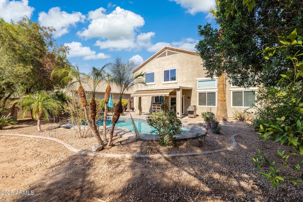 property-img