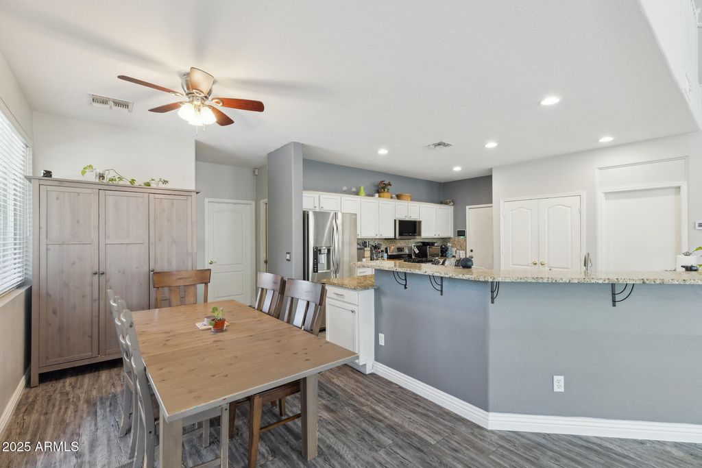 property-img