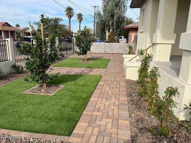 317 N 20TH Avenue, Phoenix, AZ 85009