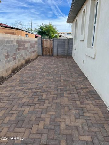 317 N 20TH Avenue, Phoenix, AZ 85009