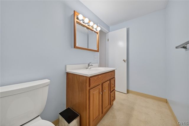 211 Watertree Drive, Dewitt, NY 13057
