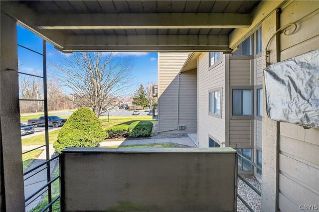 211 Watertree Drive, Dewitt, NY 13057