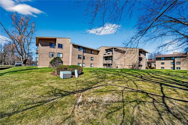 211 Watertree Drive, Dewitt, NY 13057