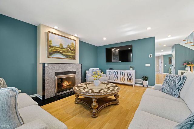 4529 N Sayre Avenue, Harwood Heights, IL 60706
