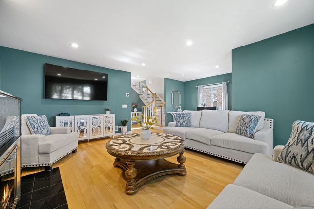 4529 N Sayre Avenue, Harwood Heights, IL 60706