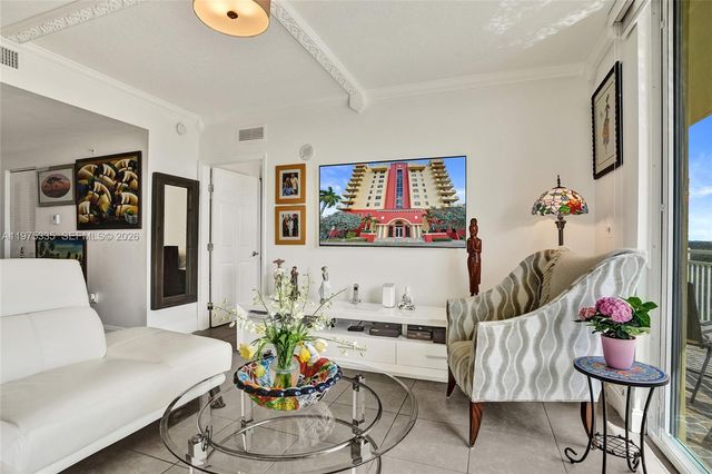 215 SW 42nd Ave 704, Miami, FL 33134