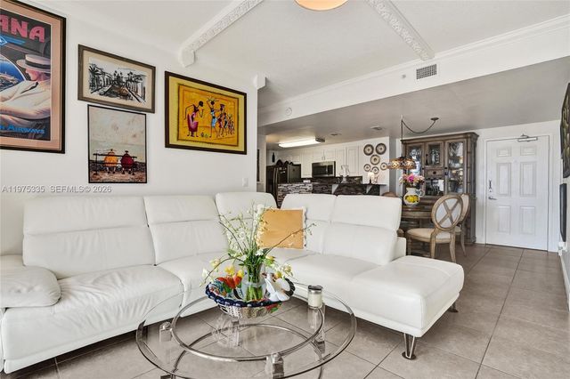 215 SW 42nd Ave 704, Miami, FL 33134