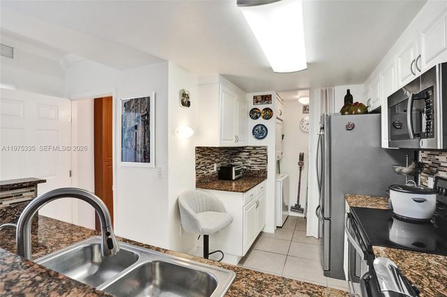 215 SW 42nd Ave 704, Miami, FL 33134