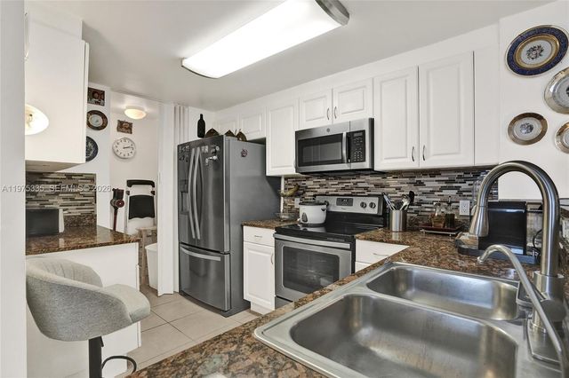 215 SW 42nd Ave 704, Miami, FL 33134