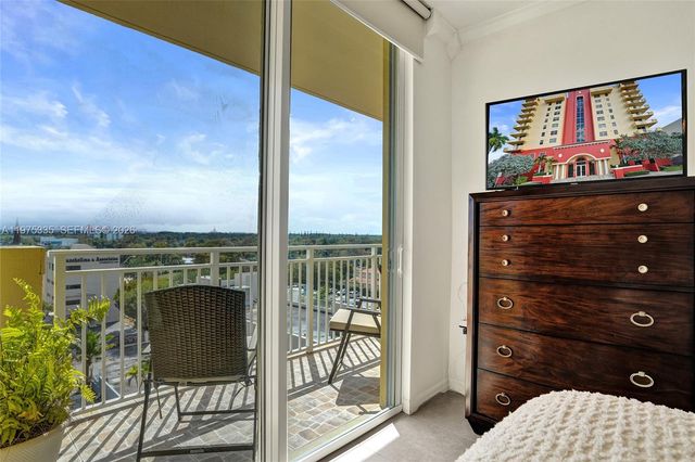 215 SW 42nd Ave 704, Miami, FL 33134