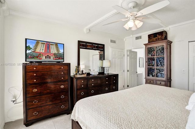 215 SW 42nd Ave 704, Miami, FL 33134