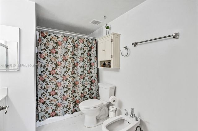 215 SW 42nd Ave 704, Miami, FL 33134