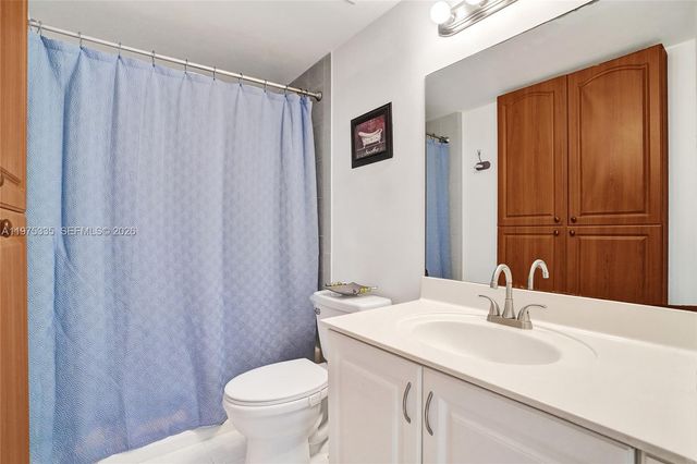 215 SW 42nd Ave 704, Miami, FL 33134