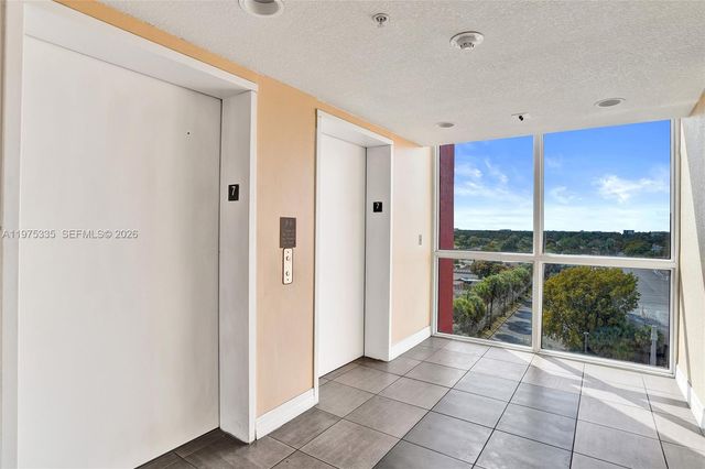 215 SW 42nd Ave 704, Miami, FL 33134