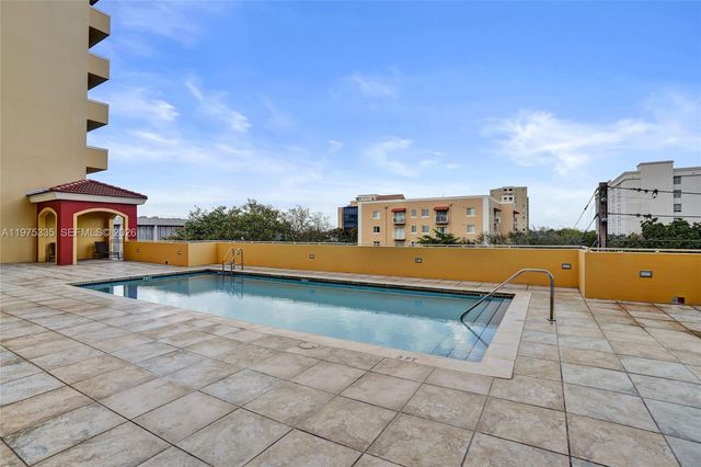 215 SW 42nd Ave 704, Miami, FL 33134