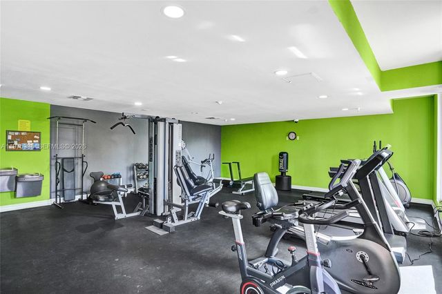 215 SW 42nd Ave 704, Miami, FL 33134