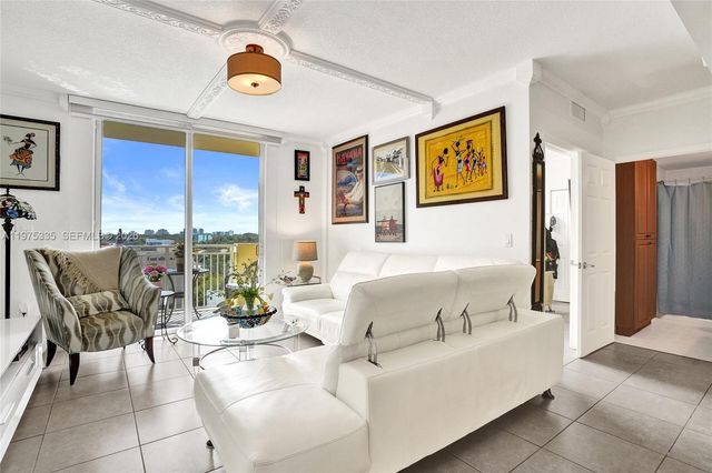 215 SW 42nd Ave 704, Miami, FL 33134