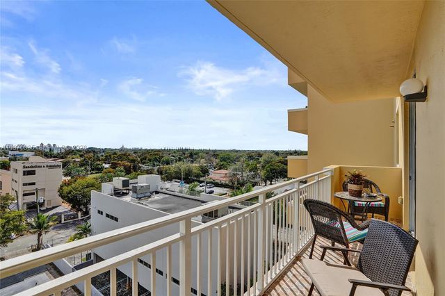 215 SW 42nd Ave 704, Miami, FL 33134