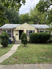 4915 Birchcrest Drive, Flint, MI 48504