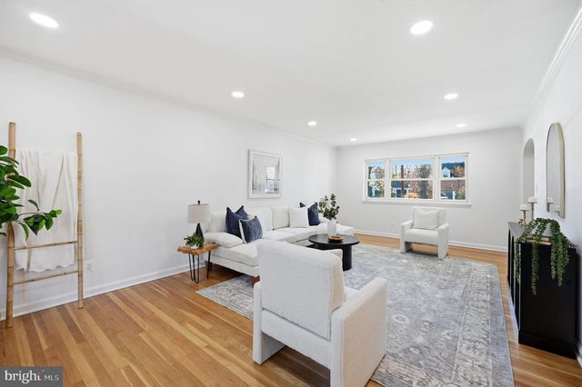 833 FONTAINE ST, Alexandria, VA 22302