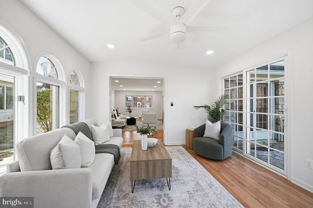 833 FONTAINE ST, Alexandria, VA 22302