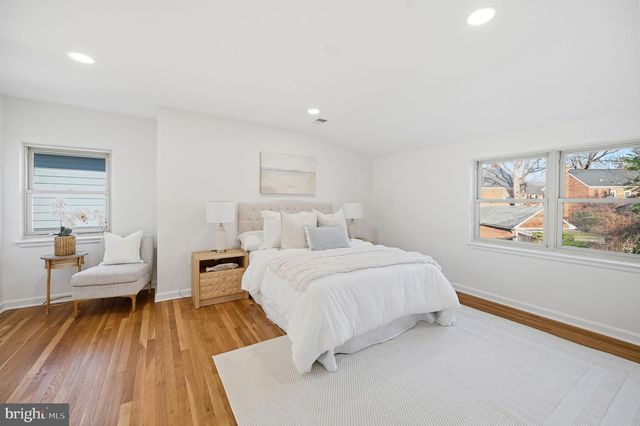 833 FONTAINE ST, Alexandria, VA 22302