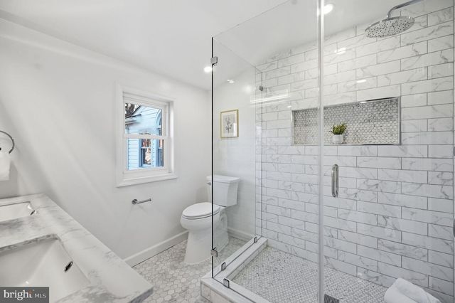 833 FONTAINE ST, Alexandria, VA 22302