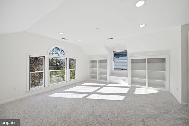 833 FONTAINE ST, Alexandria, VA 22302