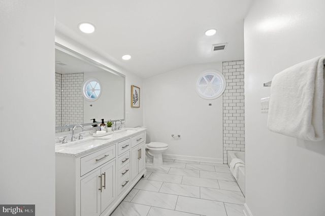 833 FONTAINE ST, Alexandria, VA 22302