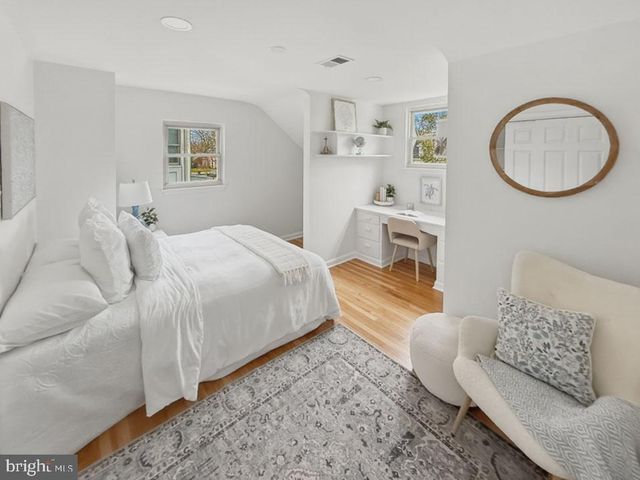 833 FONTAINE ST, Alexandria, VA 22302