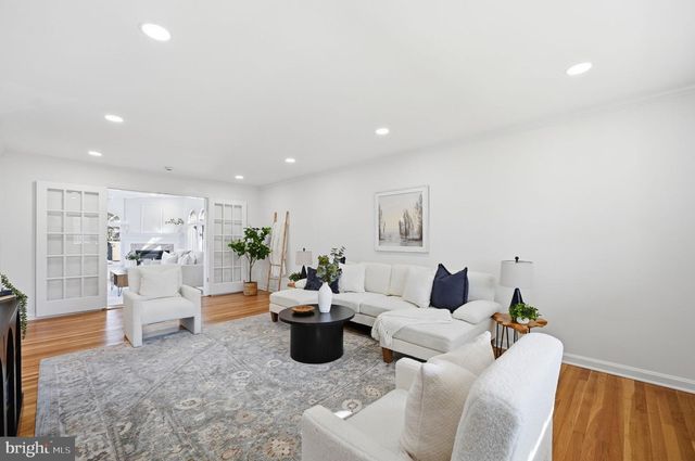 833 FONTAINE ST, Alexandria, VA 22302