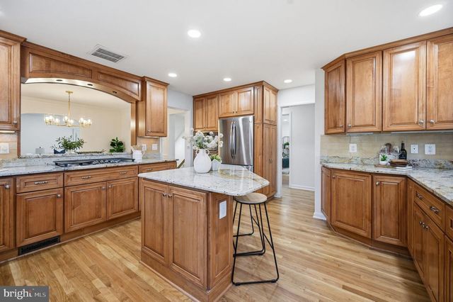 833 FONTAINE ST, Alexandria, VA 22302