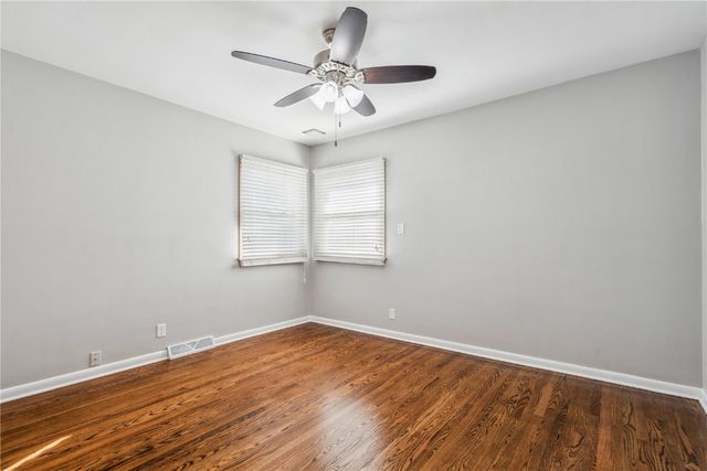 705 Grantwood Drive SE, Cedar Rapids, IA 52403