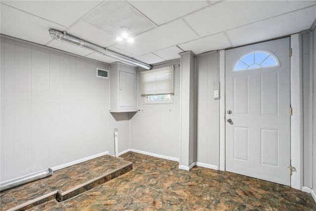 705 Grantwood Drive SE, Cedar Rapids, IA 52403